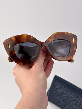 Loewe LW40127F ANAGRAM 53V Cat Eye Sunglasses – Shiny Blonde Havana / Blue